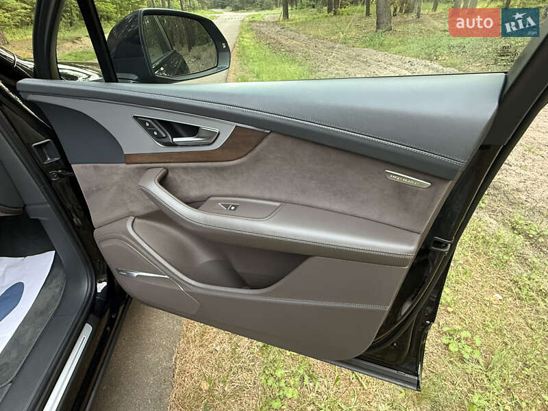 Внедорожник / Кроссовер Audi Q7 2019 в Киеве