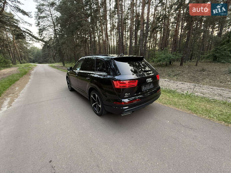 Внедорожник / Кроссовер Audi Q7 2019 в Киеве