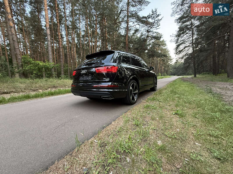 Внедорожник / Кроссовер Audi Q7 2019 в Киеве