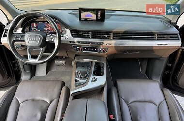 Внедорожник / Кроссовер Audi Q7 2015 в 
