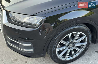 Внедорожник / Кроссовер Audi Q7 2015 в 