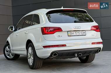 Внедорожник / Кроссовер Audi Q7 2012 в 