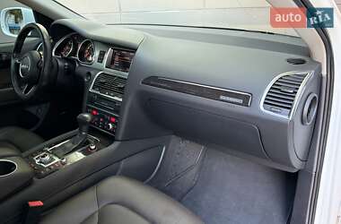 Внедорожник / Кроссовер Audi Q7 2012 в 
