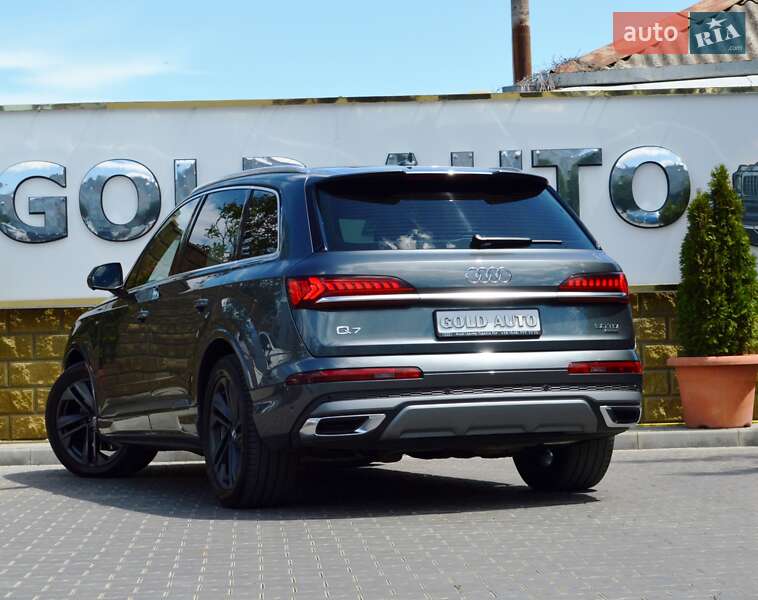 Позашляховик / Кросовер Audi Q7 2020 в Одесі