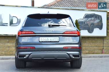 Позашляховик / Кросовер Audi Q7 2020 в 