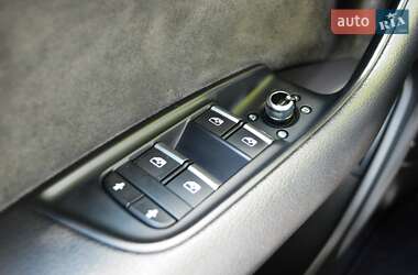 Позашляховик / Кросовер Audi Q7 2020 в 