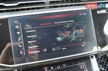Позашляховик / Кросовер Audi Q7 2020 в 