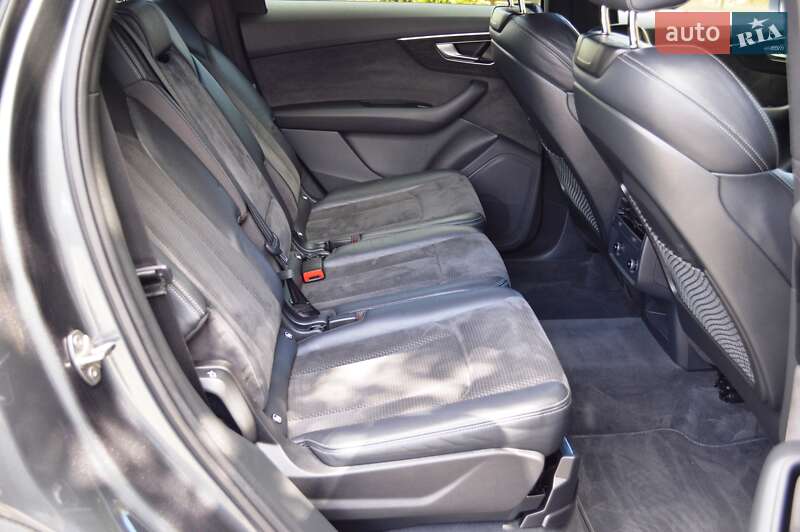 Позашляховик / Кросовер Audi Q7 2020 в Одесі