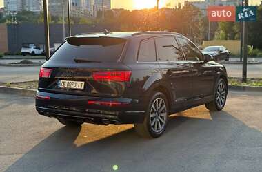 Внедорожник / Кроссовер Audi Q7 2017 в 