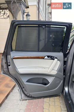 Внедорожник / Кроссовер Audi Q7 2012 в 