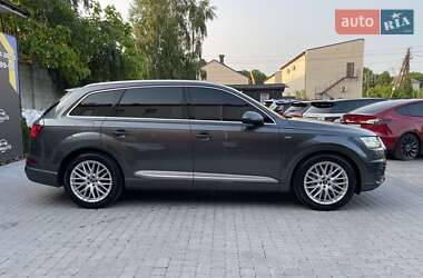 Внедорожник / Кроссовер Audi Q7 2018 в 