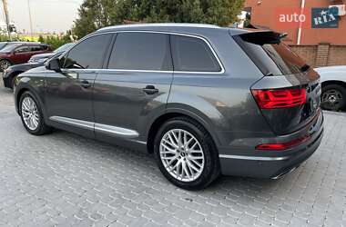 Внедорожник / Кроссовер Audi Q7 2018 в 