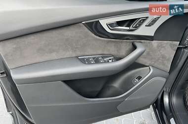 Внедорожник / Кроссовер Audi Q7 2018 в 