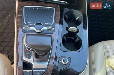 Внедорожник / Кроссовер Audi Q7 2016 в 