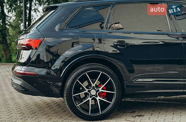 Внедорожник / Кроссовер Audi Q7 2020 в 