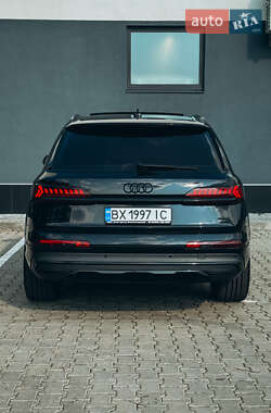 Внедорожник / Кроссовер Audi Q7 2020 в 