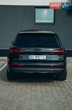 Внедорожник / Кроссовер Audi Q7 2020 в 