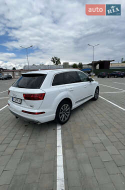 Внедорожник / Кроссовер Audi Q7 2018 в 