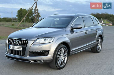Позашляховик / Кросовер Audi Q7 2010 в 