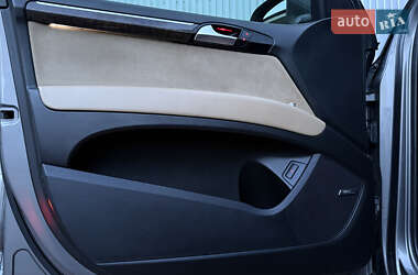 Позашляховик / Кросовер Audi Q7 2010 в 