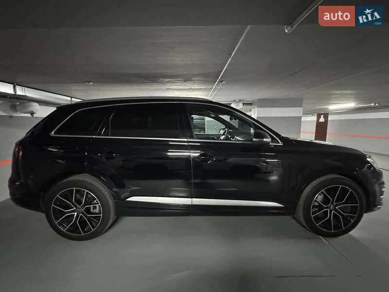 Внедорожник / Кроссовер Audi Q7 2017 в Ивано-Франковске