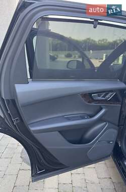 Внедорожник / Кроссовер Audi Q7 2017 в 