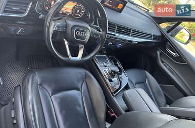 Внедорожник / Кроссовер Audi Q7 2017 в 