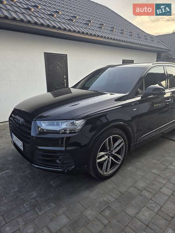 Внедорожник / Кроссовер Audi Q7 2019 в 