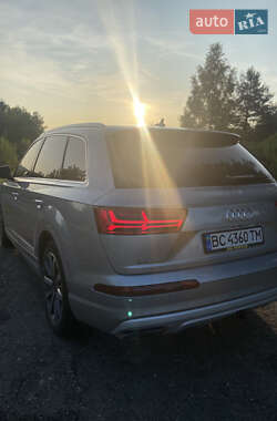 Внедорожник / Кроссовер Audi Q7 2016 в 