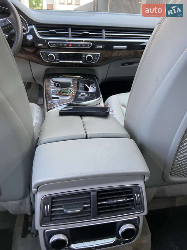 Позашляховик / Кросовер Audi Q7 2016 в Дрогобичі