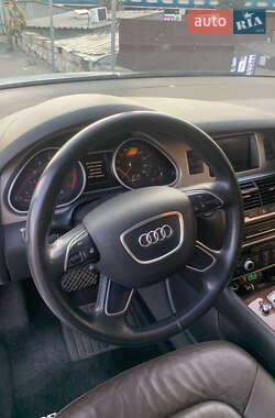 Внедорожник / Кроссовер Audi Q7 2015 в 