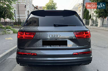 Внедорожник / Кроссовер Audi Q7 2016 в 