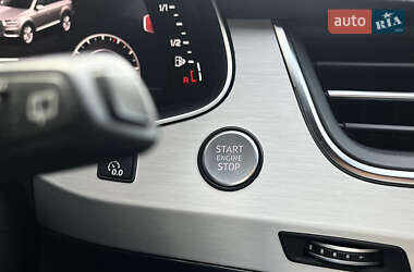 Внедорожник / Кроссовер Audi Q7 2016 в 