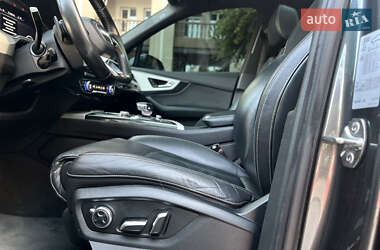 Внедорожник / Кроссовер Audi Q7 2016 в 