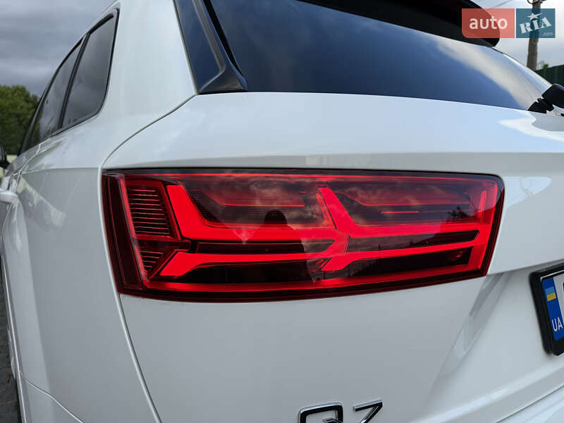 Внедорожник / Кроссовер Audi Q7 2016 в Коростышеве