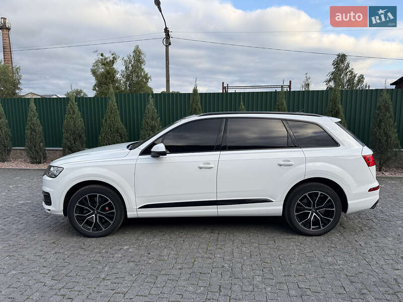 Внедорожник / Кроссовер Audi Q7 2016 в Коростышеве