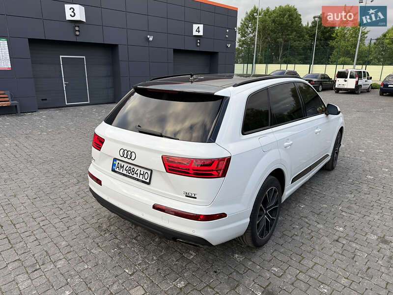 Внедорожник / Кроссовер Audi Q7 2016 в Коростышеве