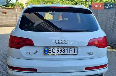 Внедорожник / Кроссовер Audi Q7 2015 в 