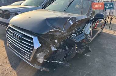 Позашляховик / Кросовер Audi Q7 2018 в 
