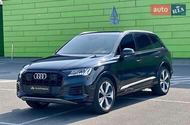 Внедорожник / Кроссовер Audi Q7 2020 в 