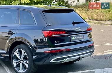 Внедорожник / Кроссовер Audi Q7 2020 в 