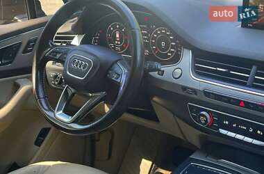 Внедорожник / Кроссовер Audi Q7 2016 в 