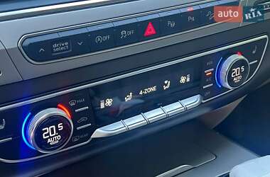Внедорожник / Кроссовер Audi Q7 2016 в 
