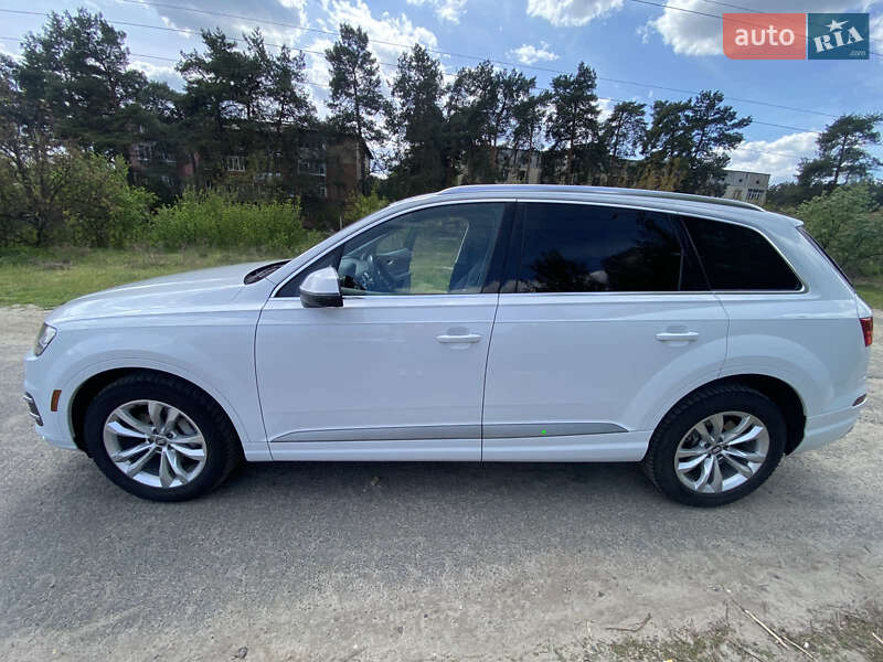 Позашляховик / Кросовер Audi Q7 2017 в Києві