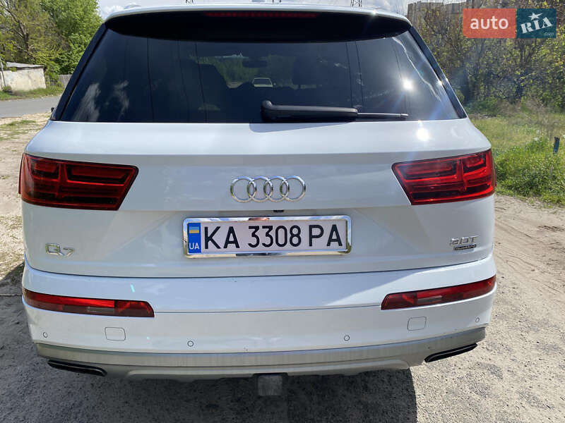 Позашляховик / Кросовер Audi Q7 2017 в Києві