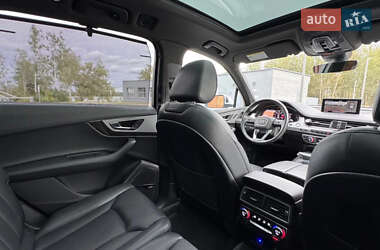 Внедорожник / Кроссовер Audi Q7 2018 в 