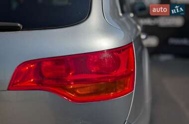 Позашляховик / Кросовер Audi Q7 2007 в 
