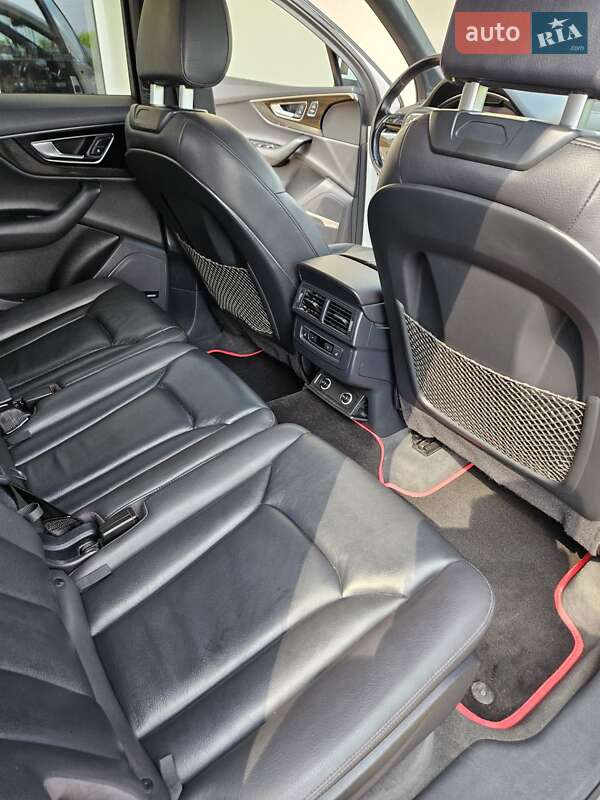 Внедорожник / Кроссовер Audi Q7 2016 в Хмельницком