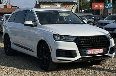 Внедорожник / Кроссовер Audi Q7 2017 в 
