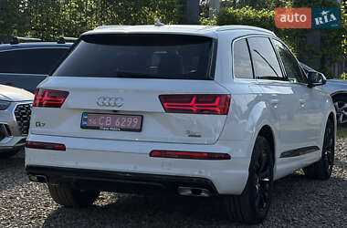 Внедорожник / Кроссовер Audi Q7 2017 в 